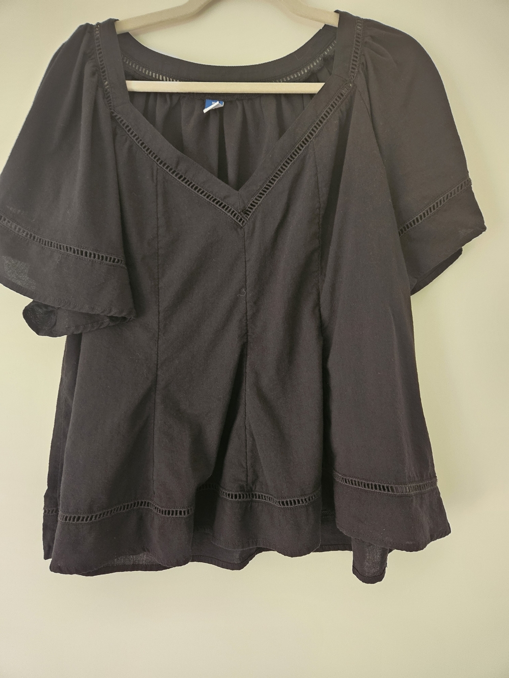 Old Navy Black V-Neck Eyelet Flutter Sleeve Top